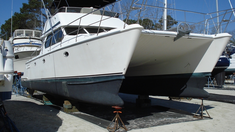 Used Power Catamaran for Sale 2000 Venture 44 Boat Highlights