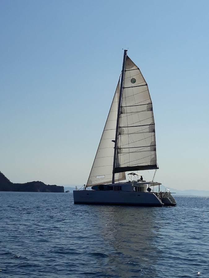 Used Sail Catamaran for Sale 2014 Lagoon 450 Boat Highlights