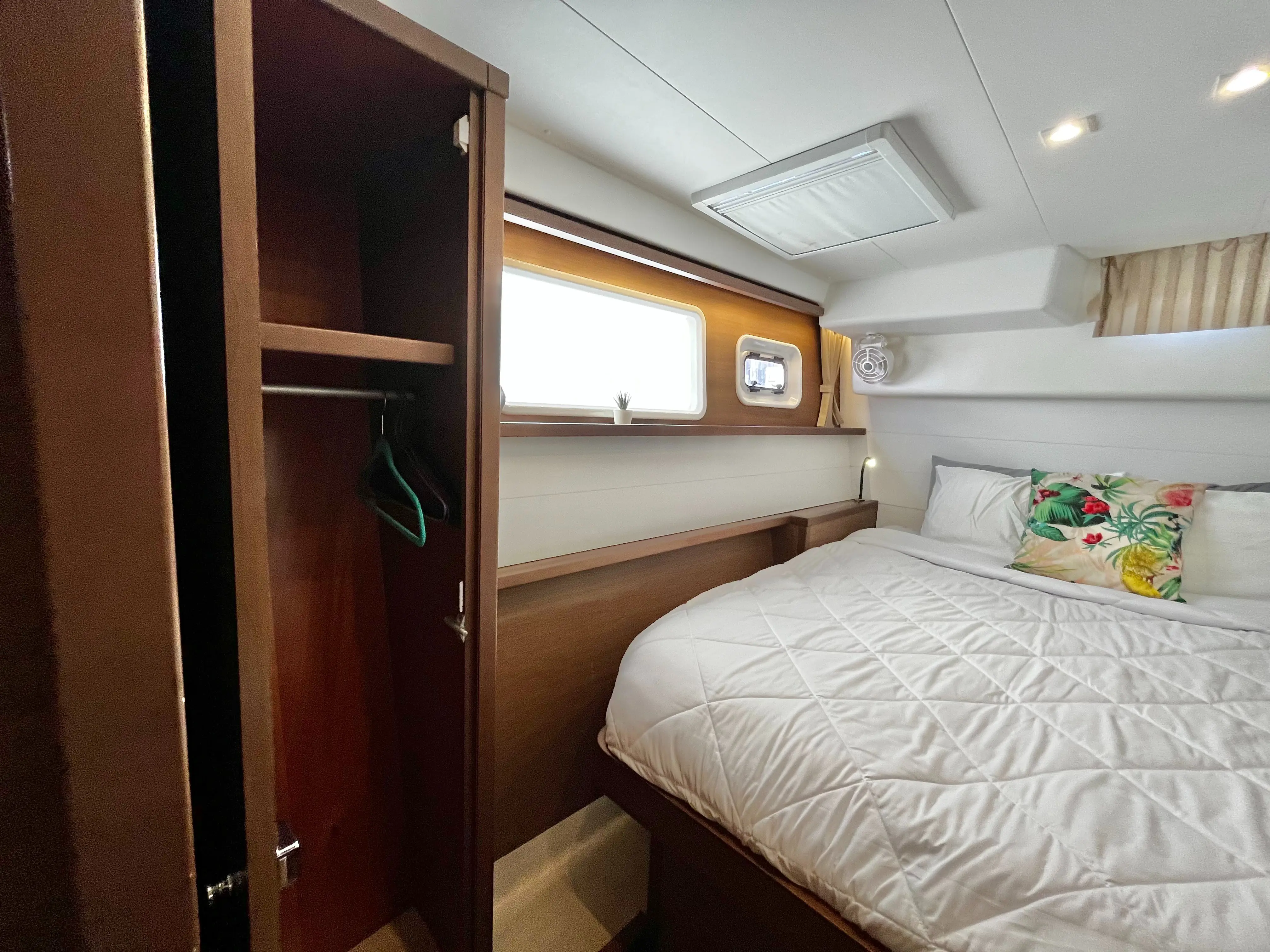 Used Sail Catamaran for Sale 2019 Lagoon 450 Layout & Accommodations Image Gallery