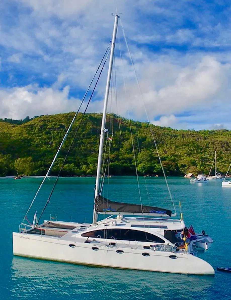 dh 550 catamaran for sale