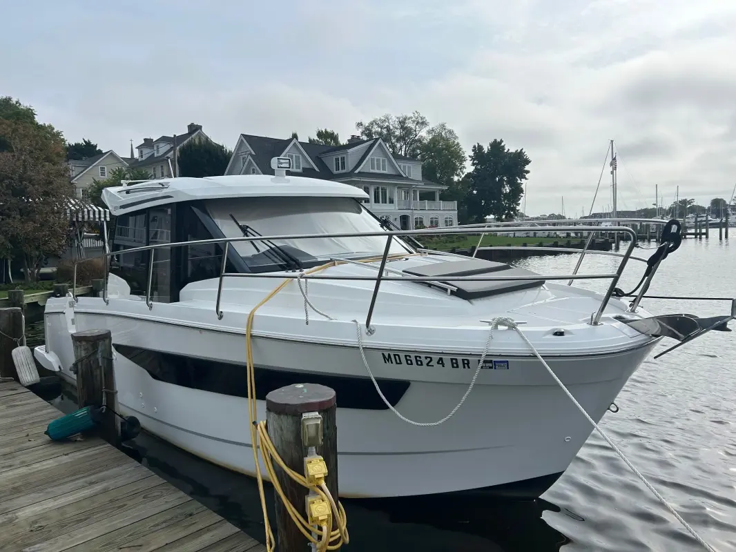 Used Power Monohull for sale 2020 Jeanneau NC 895