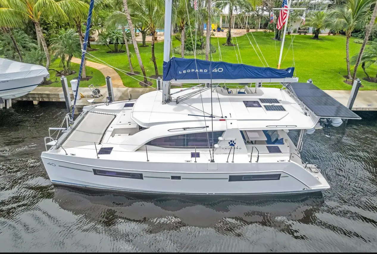 FUZZY LOGIC Sail Leopard 40