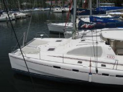 2006 ROBERTSON CAINE Leopard 43 