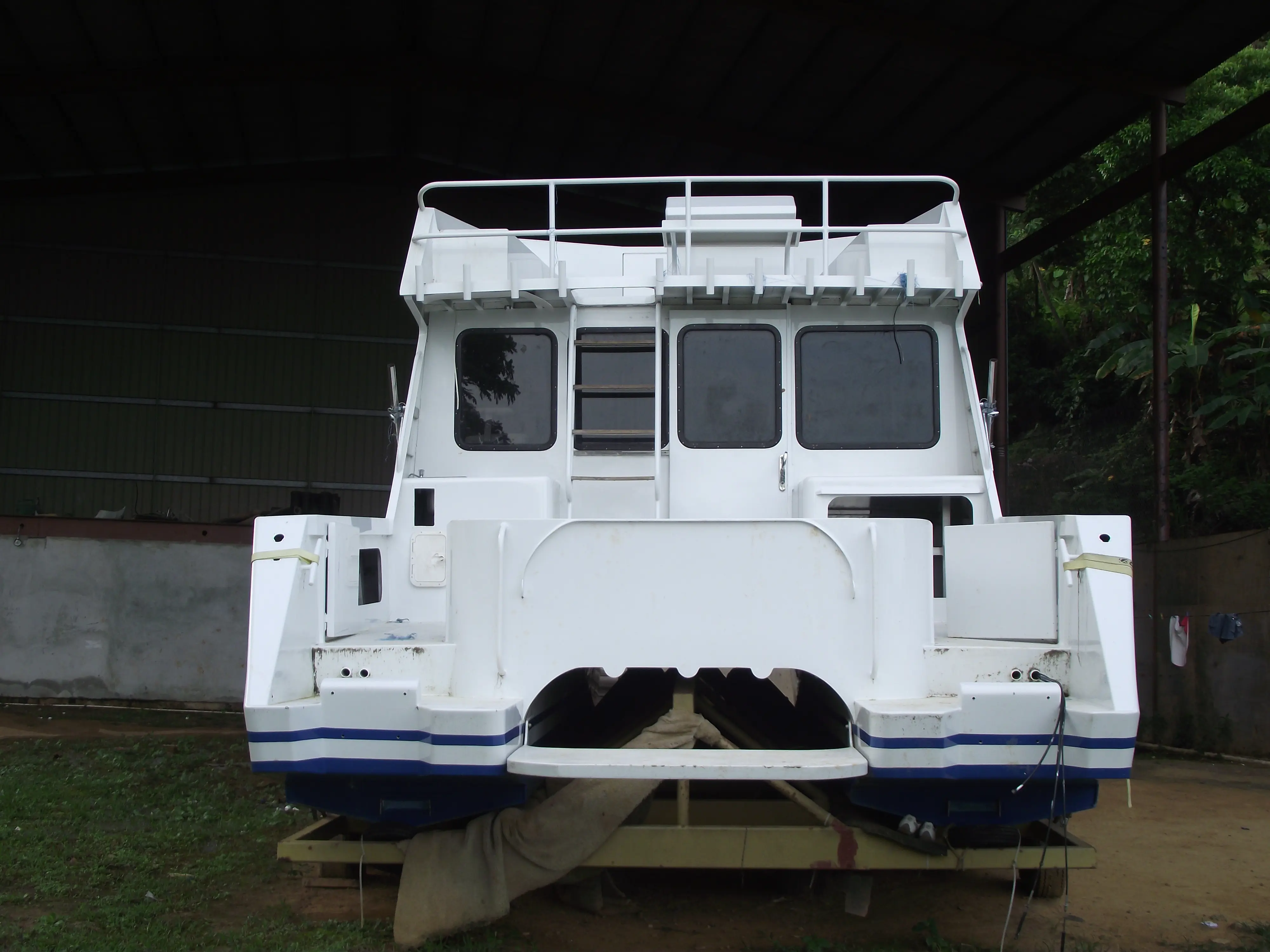 Used Power Catamaran for Sale 2000 SPORT FISHERMAN Boat Highlights