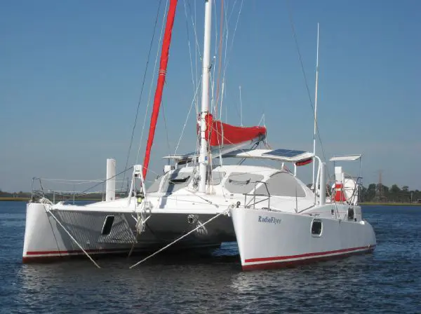 RADIOFLYER Sail Catana 401