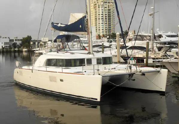 AGAPE Sail Lagoon 440