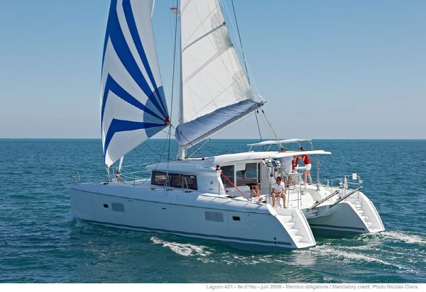 Used Sail Catamaran for Sale 2013 Lagoon 421 Boat Highlights