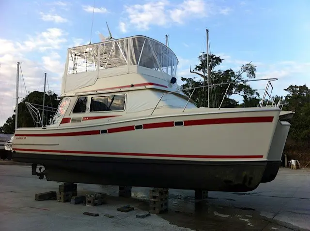 Used Power Catamaran for Sale 2006 Scimitar 1010 Boat Highlights