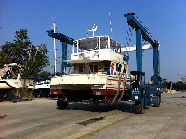 Used Power Catamaran for Sale 2006 Scimitar 1010 Boat Highlights