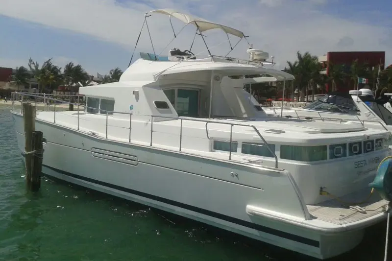 Used Power Catamaran for Sale 2004 Lagoon 43 Power  