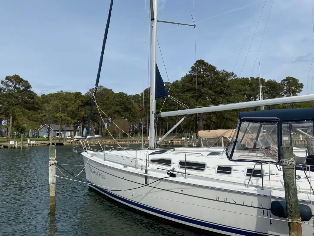 Used Sail Monohull for sale 2005 Hunter 41 AC Image Gallery