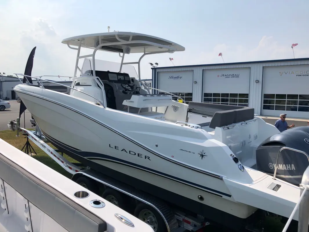 Used Power Monohull for sale 2019 JEANNEAU Leader 9.0CC