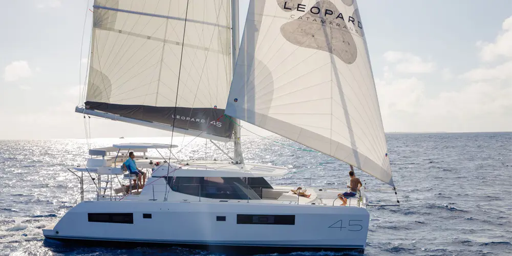 NICE AFT TOO Sail Leopard 45