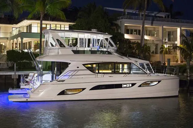 New Power Catamaran for Sale 2014 Aquila 484 Boat Highlights