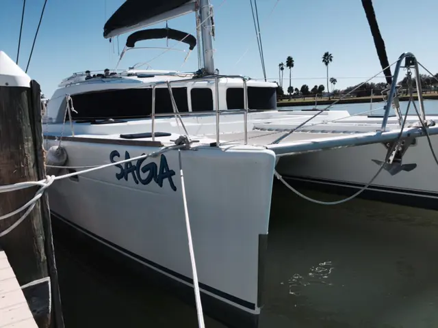 Used Sail Catamaran for Sale 2006 Lagoon 440 Boat Highlights