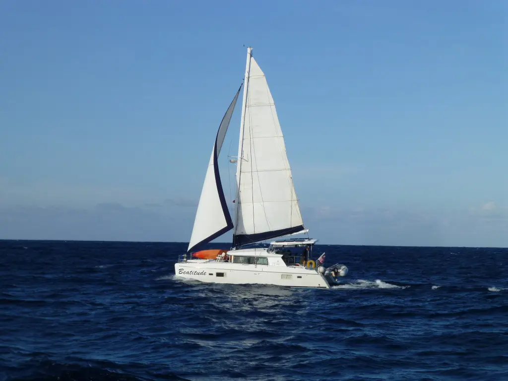 BEATITUDE Sail Lagoon 420