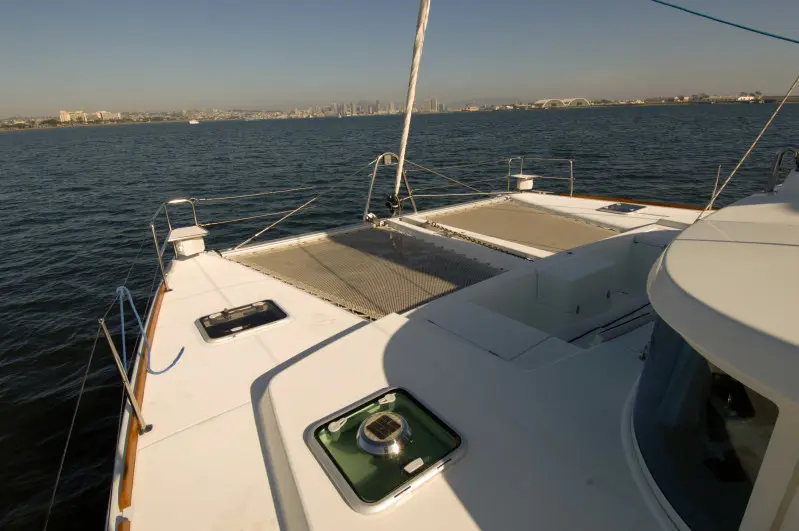 Used Sail Catamaran for Sale 2004 Lagoon 440 Boat Highlights