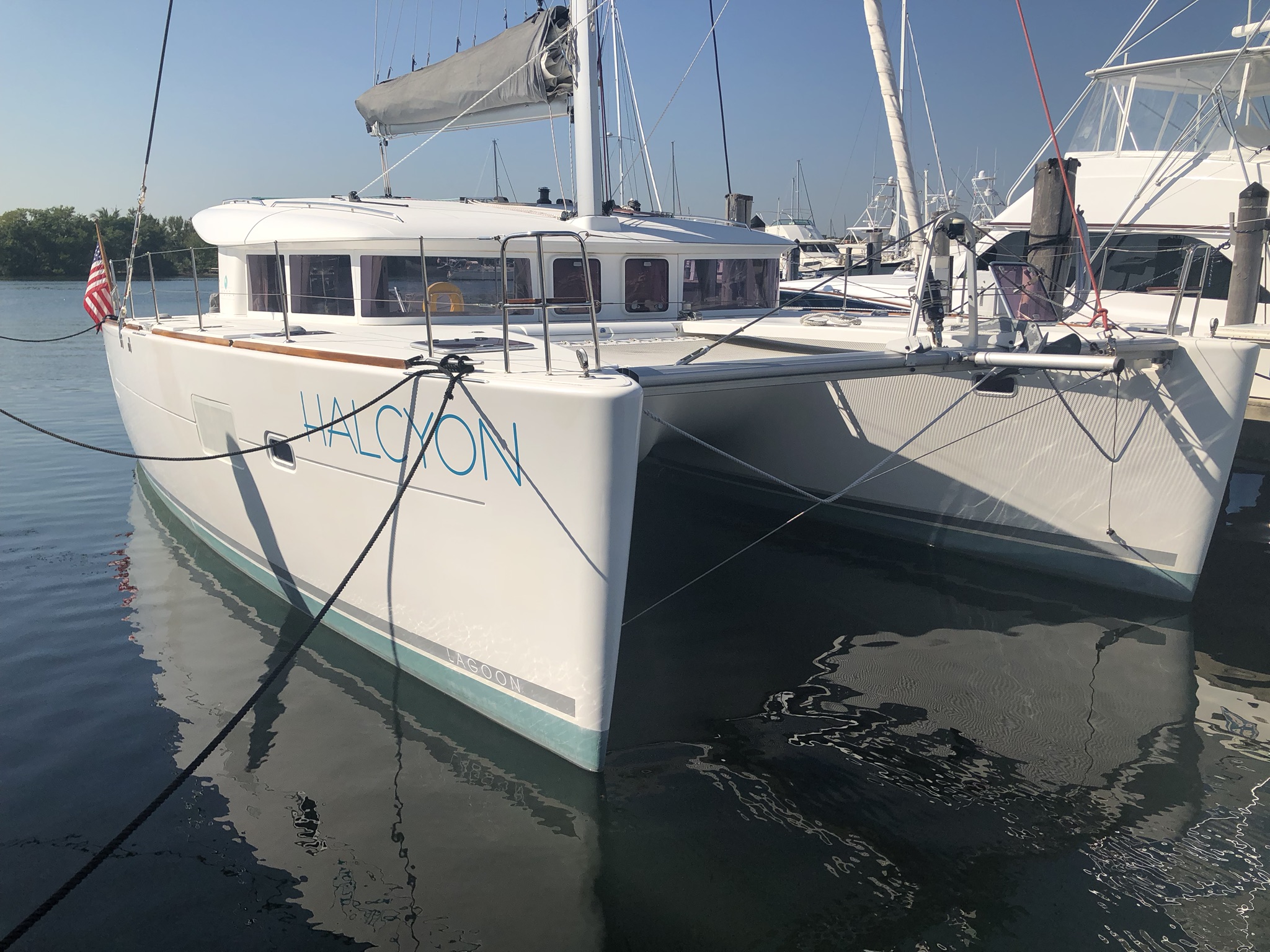 Used Sail Catamaran for Sale 2010 Lagoon 400 Boat Highlights